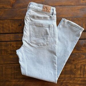 American Eagle Strigid Mom Jeans, Women’s Size 2 Short